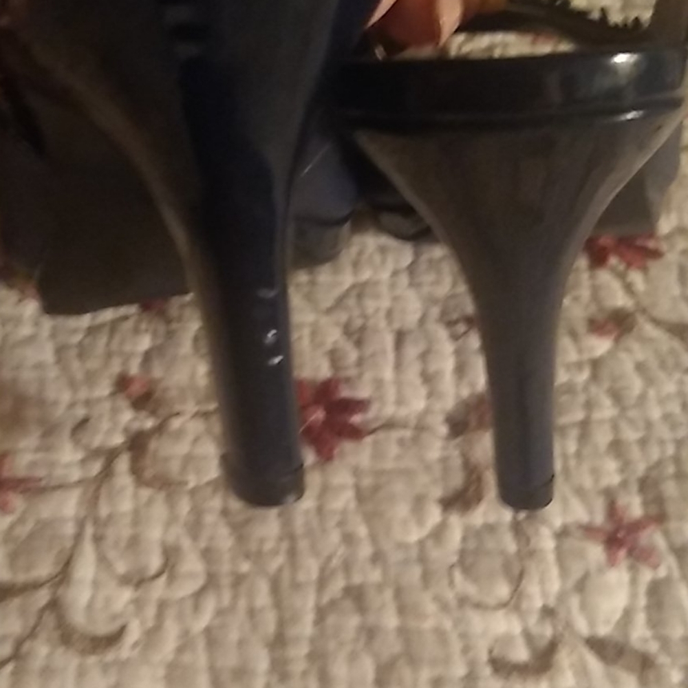 Karen Scott Navy Heels with Floral Accents - Picture 5 of 5